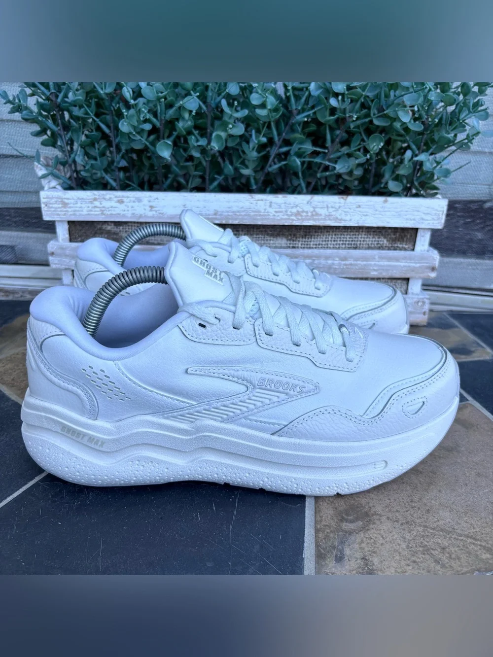 Brooks Ghost Max L White Leather Running Shoes Women’s 9.5 - Picture 3 of 11